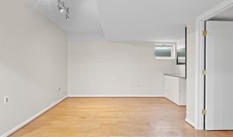 4100 DOWNING St, Annandale, VA 22003