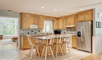 35 Woodsedge Ct, Berlin, CT 06037