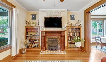 804 S Jackson St, Auburn, IN 46706