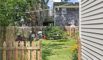 55 Homer St B, Newport, RI 02840