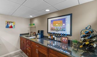 647 Waterford Ridge Dr, Ballwin, MO 63021