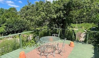2185 Ayrshire Dr, Ann Arbor, MI 48105
