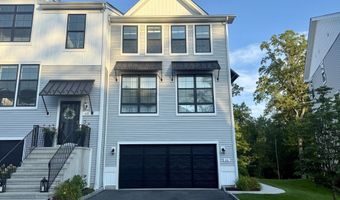 61 Brentwood Cir 66, Danbury, CT 06810