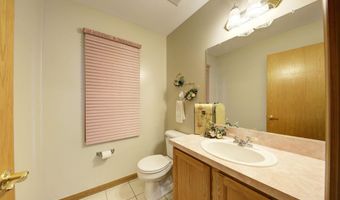 825 Brookside Dr, Ann Arbor, MI 48105