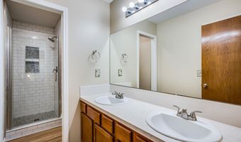1711 N Sugarberry Ct, Andover, KS 67002