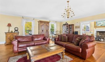 125 Old Field Rd, Old Field, NY 11733