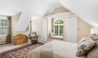 76 Plummer Rd, Bedford, NH 03110