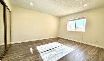 10001 Coral Sands Dr, Las Vegas, NV 89117