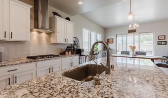 945 Datura Dr, Alamogordo, NM 88310