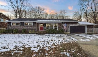 566 Morley Ct, Belford, NJ 07718