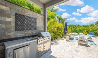 832 MANNS HARBOR Dr, Apollo Beach, FL 33572