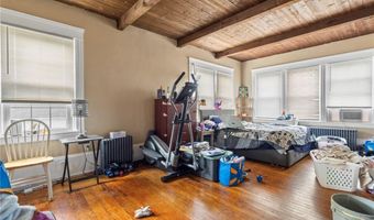 9 Southern St, Cranston, RI 02920