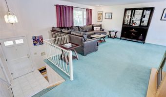 9 S Amundsen Ln, Airmont, NY 10901