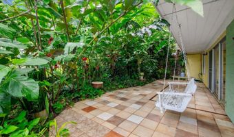 1350 Lopaka Pl, Kailua, HI 96734