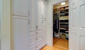 2 School St 403, Lincoln, RI 02802