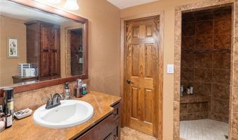 136 1st Ave, Alden, MN 56009