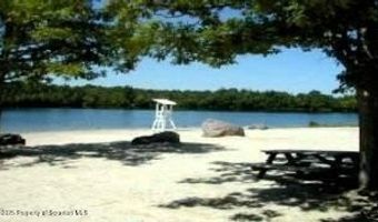 4201 Pakuna Ct, Albrightsville, PA 18210