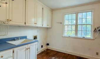 711 Oberlin Rd, Augusta, GA 30909