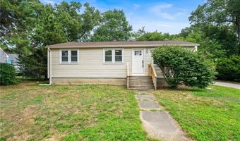 28 Wesleyan Ave, Warwick, RI 02886