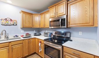 827 SW 46th St, Ankeny, IA 50023
