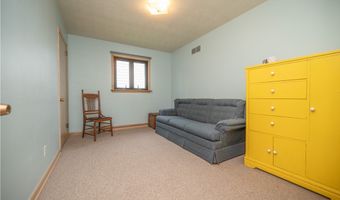 950 Kirwan Dr, Austintown, OH 44515