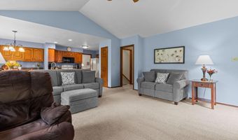 2521 E INGLEWOOD Pl, Appleton, WI 54915