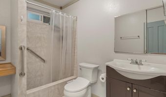 396 Kahiki St, Kahului, HI 96732
