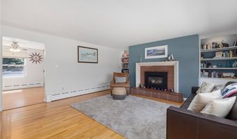 289 Oliphant Ln, Middletown, RI 02842