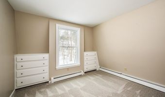 87 Edgewater Dr, Barrington, NH 03825