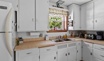 142 County Rd S, Algoma, WI 54201