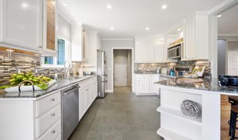 1865 Kalia Way, Haiku, HI 96708