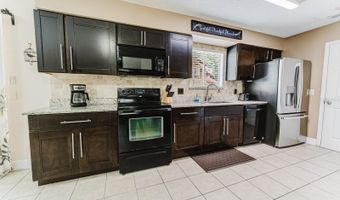 212 SUMMERSET Dr, Apopka, FL 32712