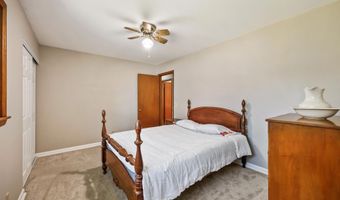 1222 Iowa Dr, Madison, WI 53704