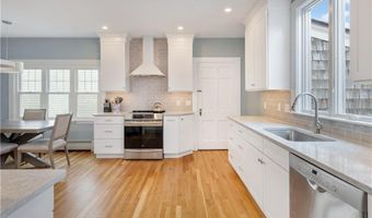 112 Esplanade, Middletown, RI 02842