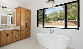 5120 Creek Oak Dr, Fallbrook, CA 92028