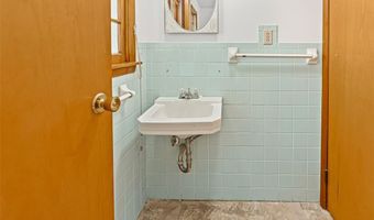 7 Hickerson Pl, Alton, IL 62002