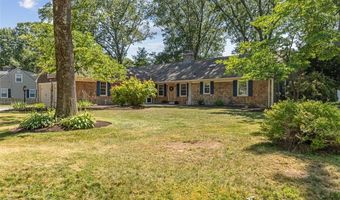 15 Birchwood Dr, Cumberland, RI 02864