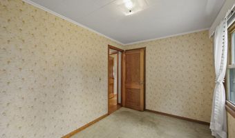 34 Anthony St, Adams, MA 01220