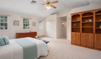 95 River Farm Dr, East Greenwich, RI 02818