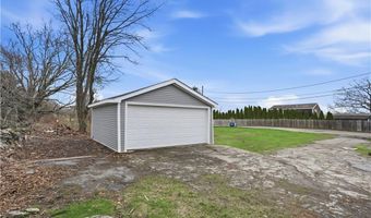 188 Greene Ln, Middletown, RI 02842