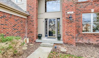 33 Fox Point Ct NE, Ada, MI 49301