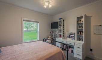 917 McDonald Dr, Amsterdam, NY 12070