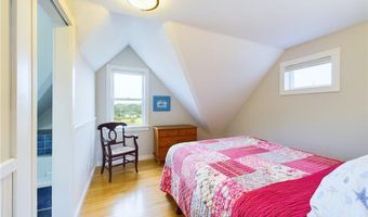 1087 Lakeside Dr, Block Island, RI 02807