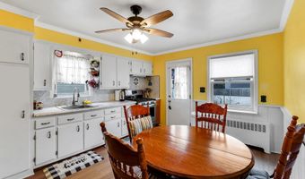 43 Coolidge Ave, Amity Harbor, NY 11701