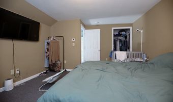 41 Dunn St, Auburn, ME 04210