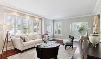910 ALAMEDA St, Orlando, FL 32804