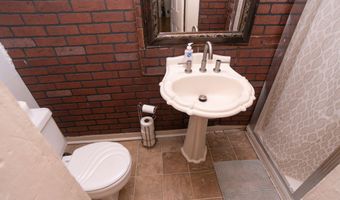 1019 W 9th St, Anderson, IN 46016