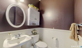 1 Lawrence Ave 1, Danbury, CT 06810