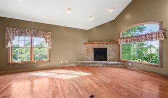 6040 Eden Dr, Aurora, IN 47001