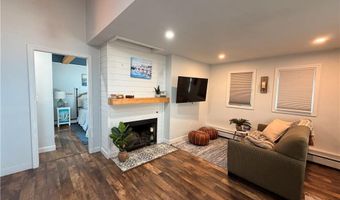 38 Hilltop Ave Cottage, Middletown, RI 02842